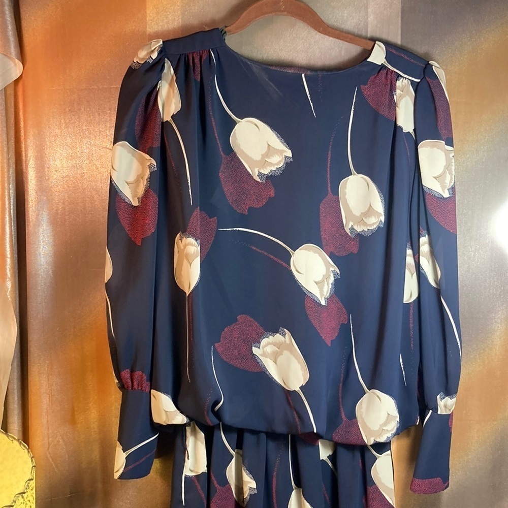 Vintage 90’s‎ dress drop waist. Blue and cream floral size 9. 37” chest. 131